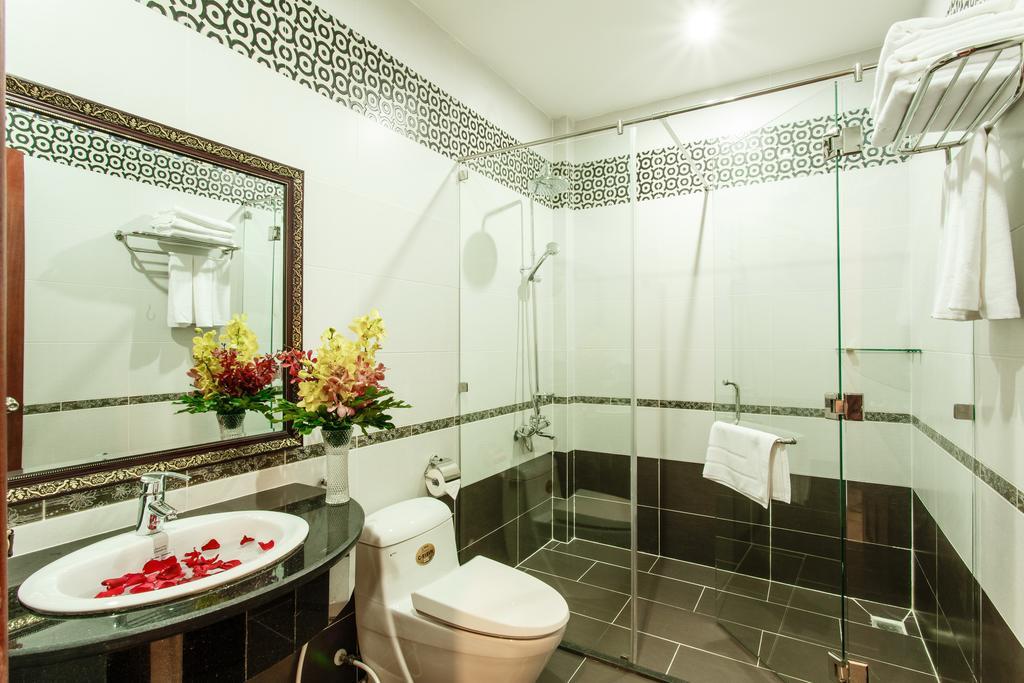 Long Bao Chau Hotel Thu Dau Mot Room photo